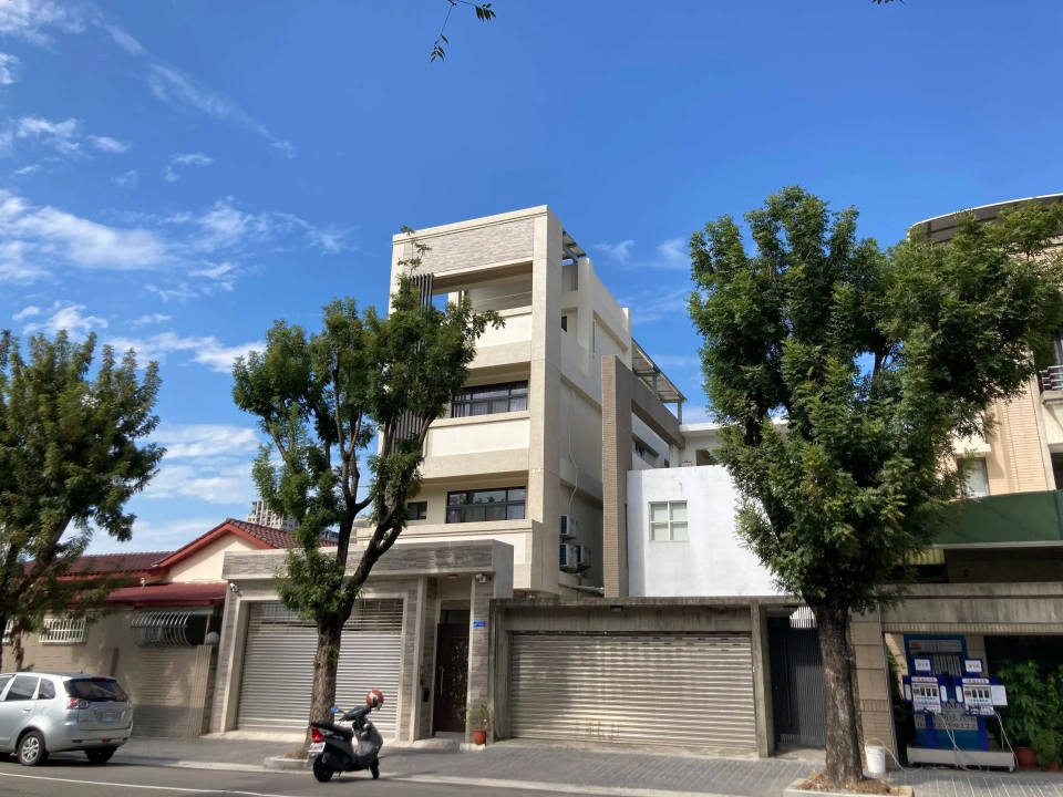 台中市北屯區透天別墅住宅15.17kW屋頂型太陽能案場實景圖