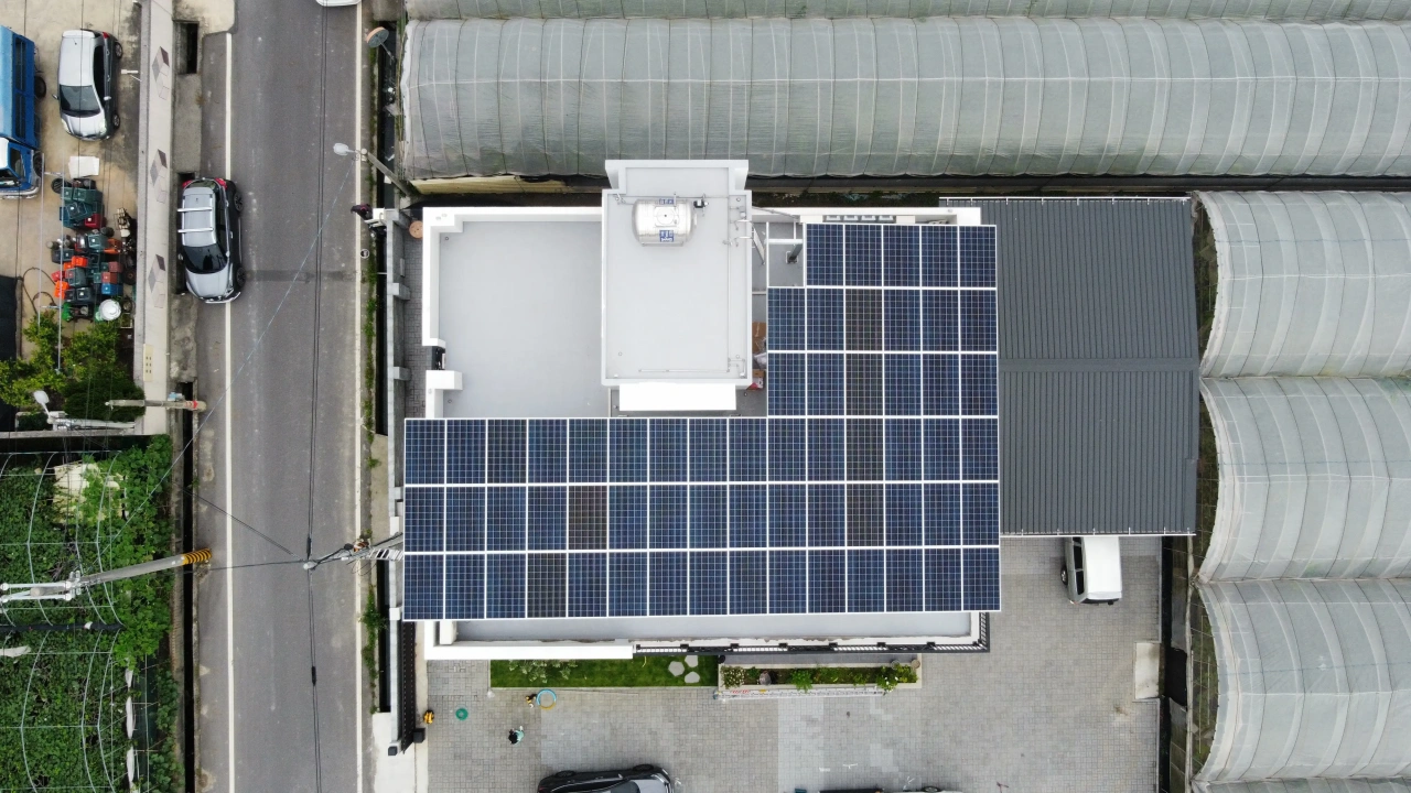 彰化溪湖別墅19.84kW屋頂型太陽能案場實景圖4