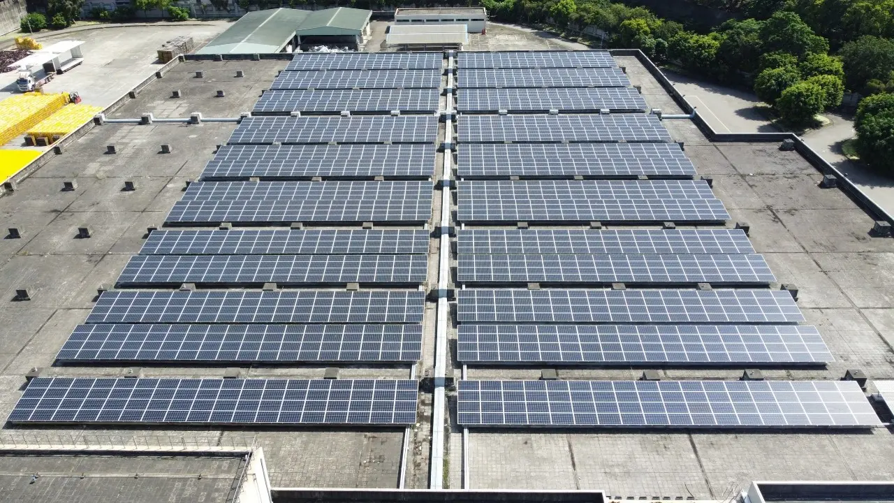 台中酒廠二期1037.88kW屋頂型太陽能案場實景圖3